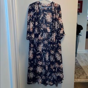 Torrid floral 3/4 sleeve kimono plus size 1/2